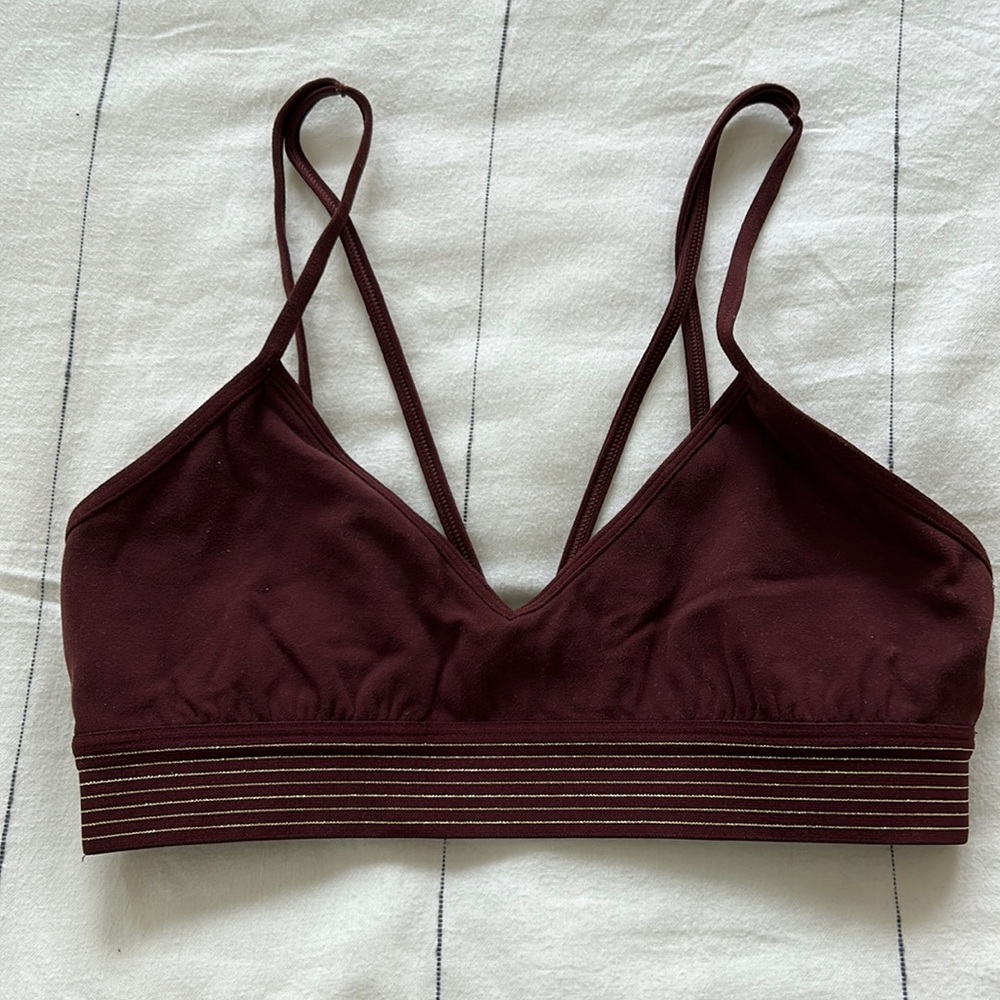 Lululemon sports bra
